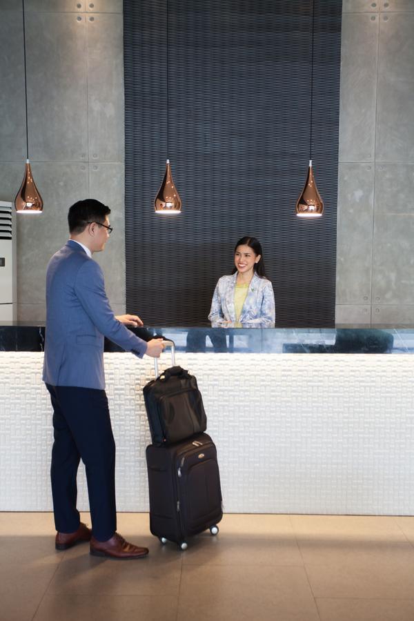 The Cirque Serviced Residences Quezon City Buitenkant foto