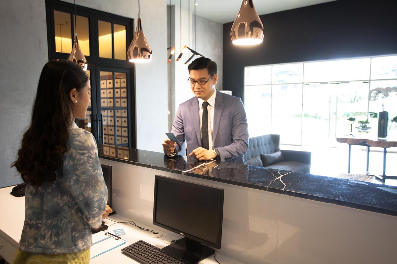 The Cirque Serviced Residences Quezon City Buitenkant foto