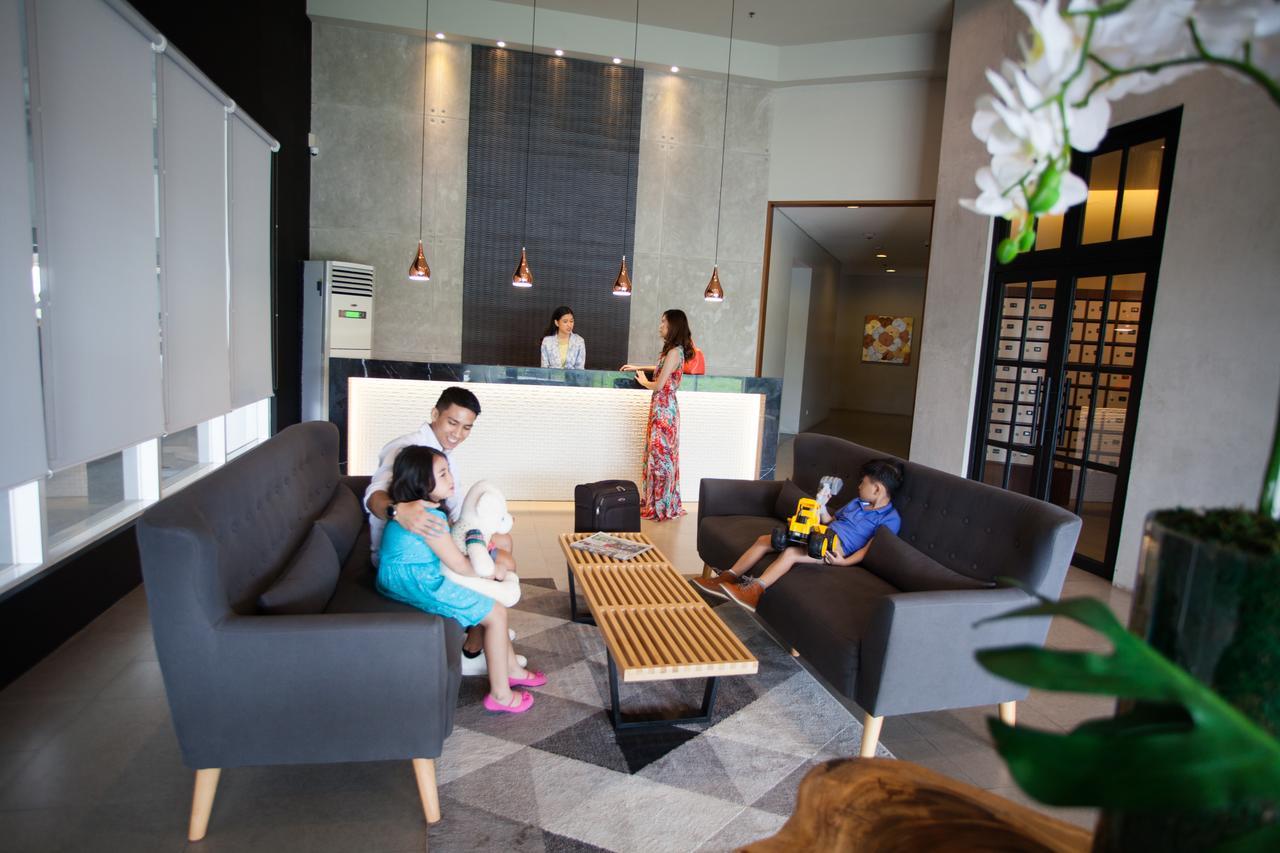 The Cirque Serviced Residences Quezon City Buitenkant foto