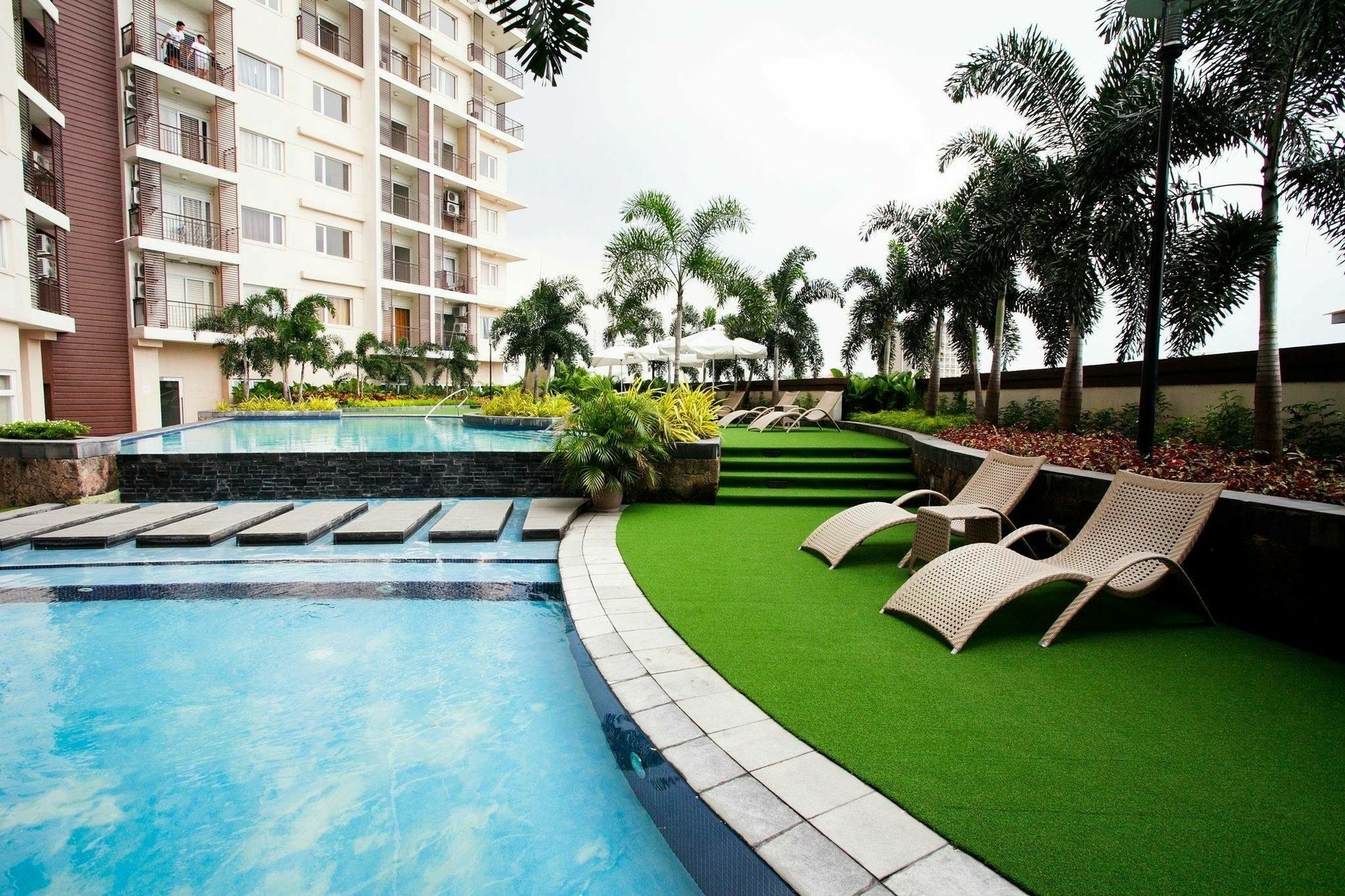 The Cirque Serviced Residences Quezon City Buitenkant foto