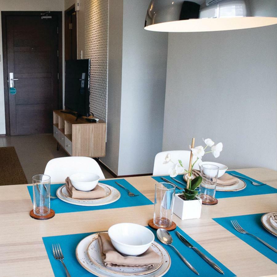 The Cirque Serviced Residences Quezon City Buitenkant foto
