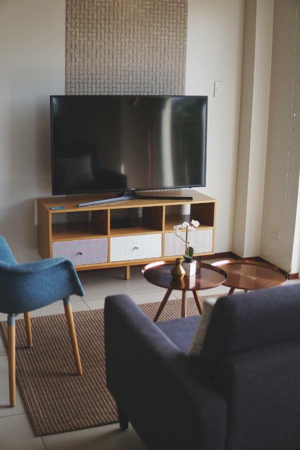 The Cirque Serviced Residences Quezon City Buitenkant foto
